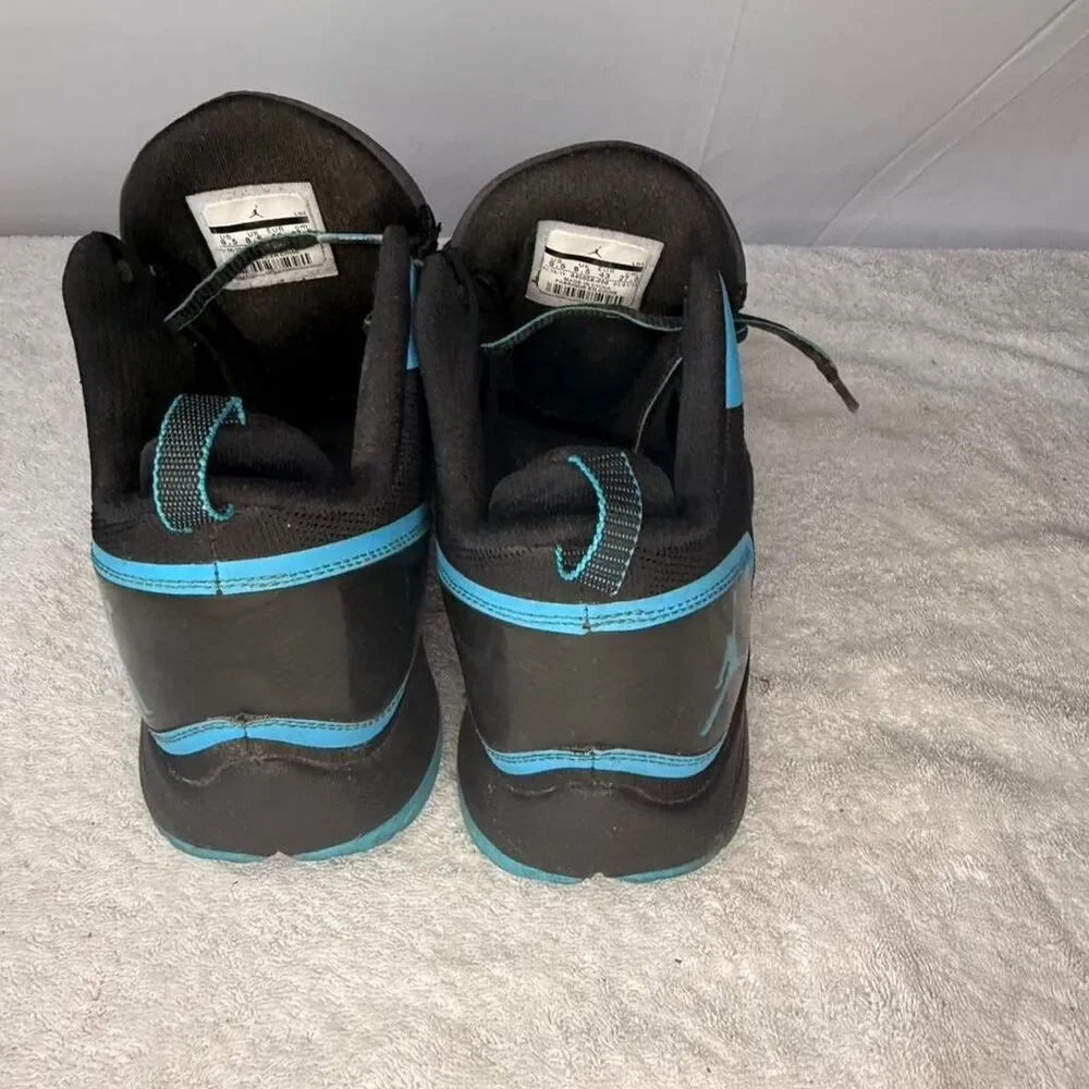 Jordan Men's Blue and Black Trainers